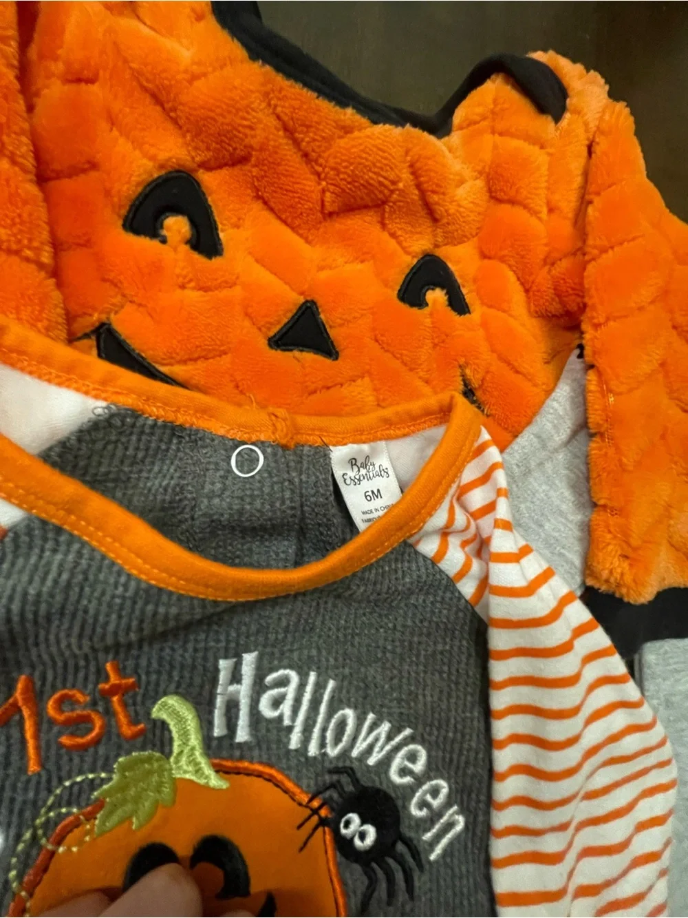 Baby Halloween Bundle 4 Pieces Wonder Nation 6-9M  & Mixed Brands 6M